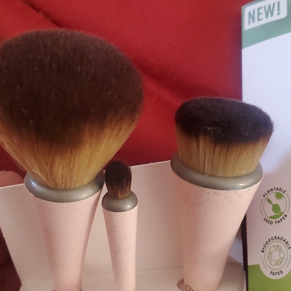 Ecotools make up brushes - Picture 6 of 6